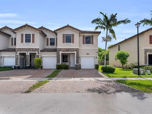 11671 SW 150th Pl , Miami, FL 33196