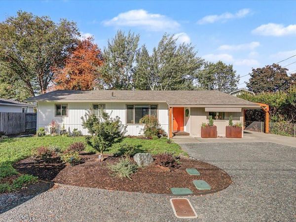 1320 SE Elm Lane, Grants Pass, OR 97526