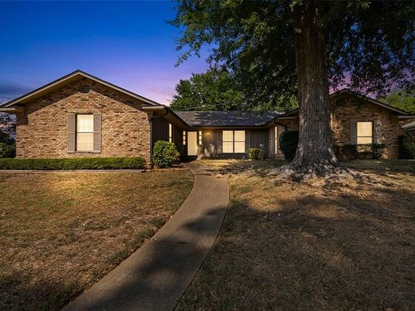 515 Berkshire Drive , Longview, TX 75605