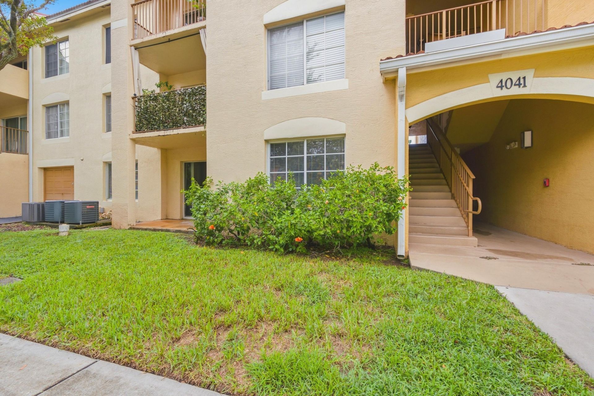4041 San Marino Boulevard, Unit 105, West Palm Beach, FL 33409 Photo
