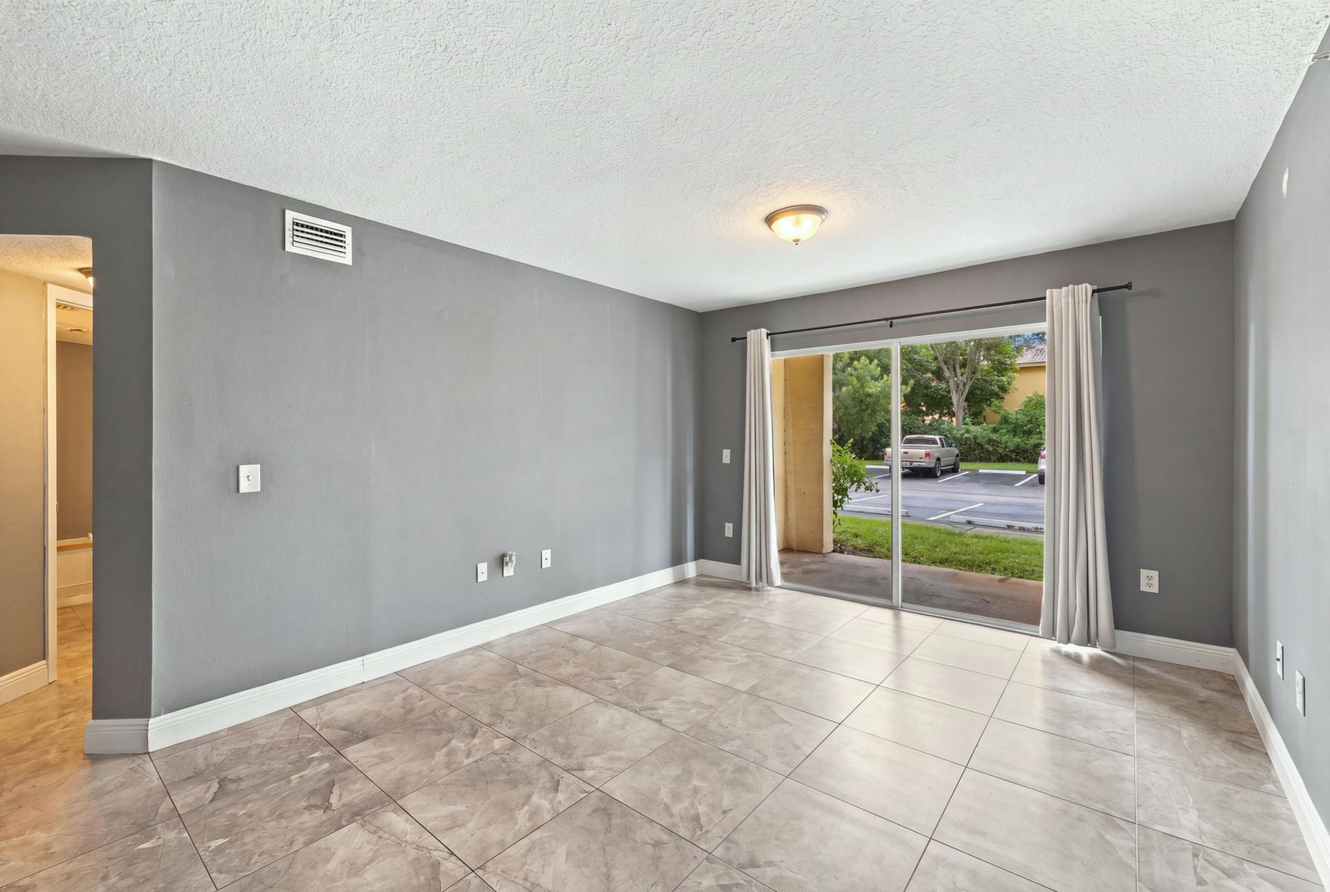 4041 San Marino Boulevard, Unit 105, West Palm Beach, FL 33409 Photo