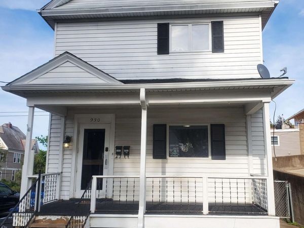 930 N Booth Street, Dubuque, IA 52001