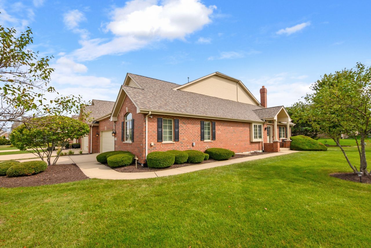 1876 Royalglen Drive, New Lenox, IL 60451 Main Photo