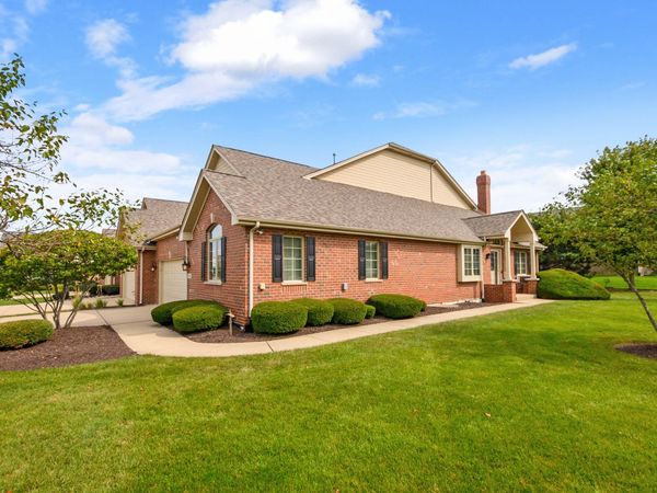 1876 Royalglen Drive , New Lenox, IL 60451