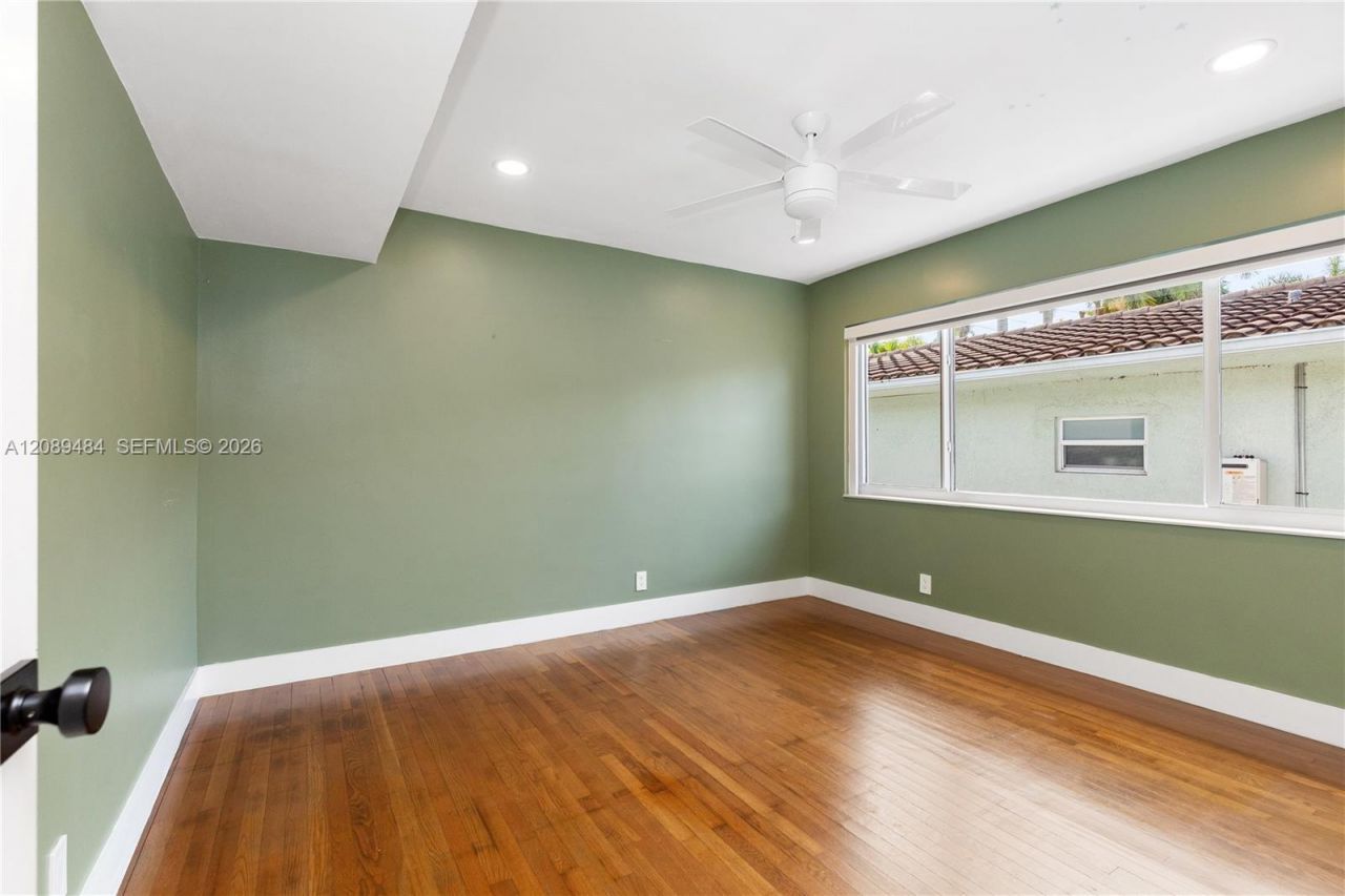 8934 Hawthorne Ave , Surfside, FL 33154 Photo