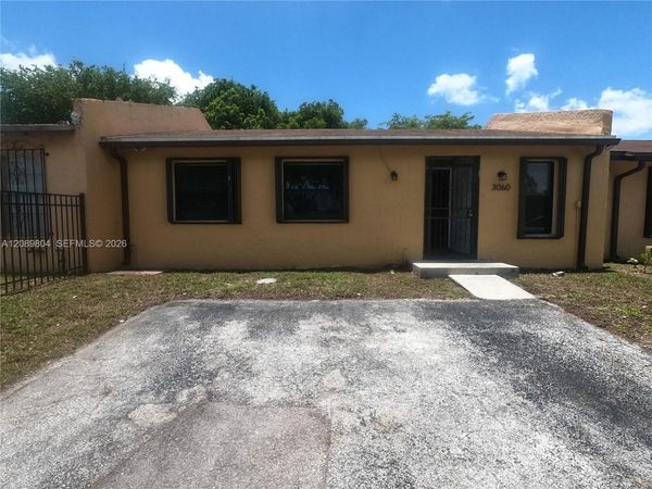 3060 NW 204th Ln , Miami Gardens, FL 33056