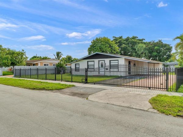 20060 NW 14th Ct , Miami Gardens, FL 33169