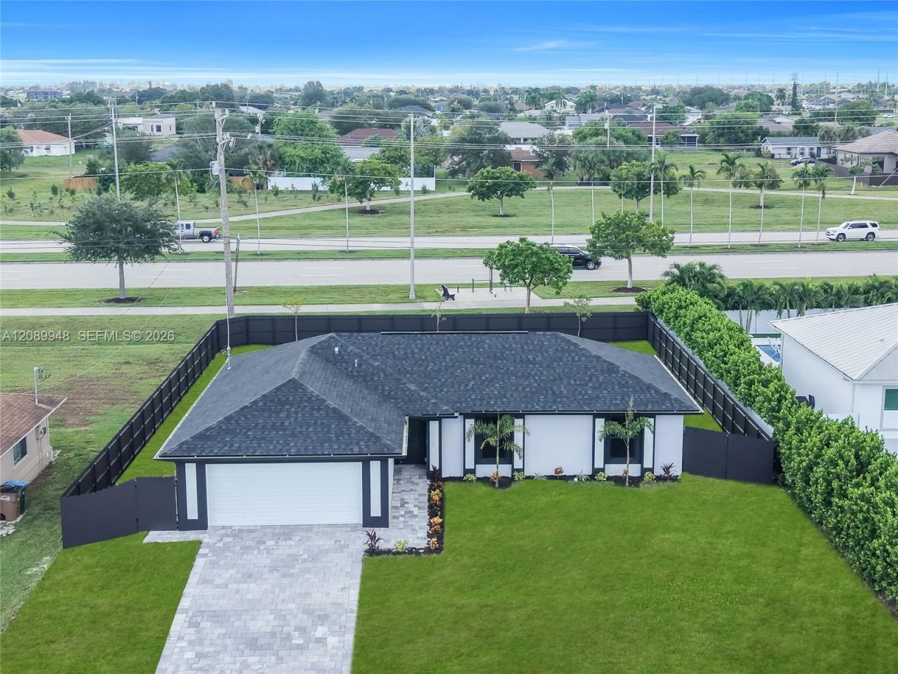 2124 NE 16th Pl, Cape Coral, FL 33909 Photo
