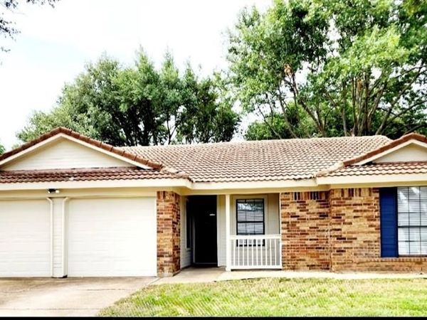 304 Juniper Drive, Arlington, TX 76018