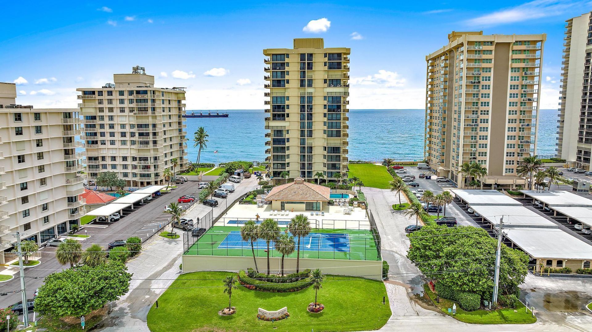5460 N Ocean Drive, Unit 3B, Riviera Beach, FL 33404 Photo