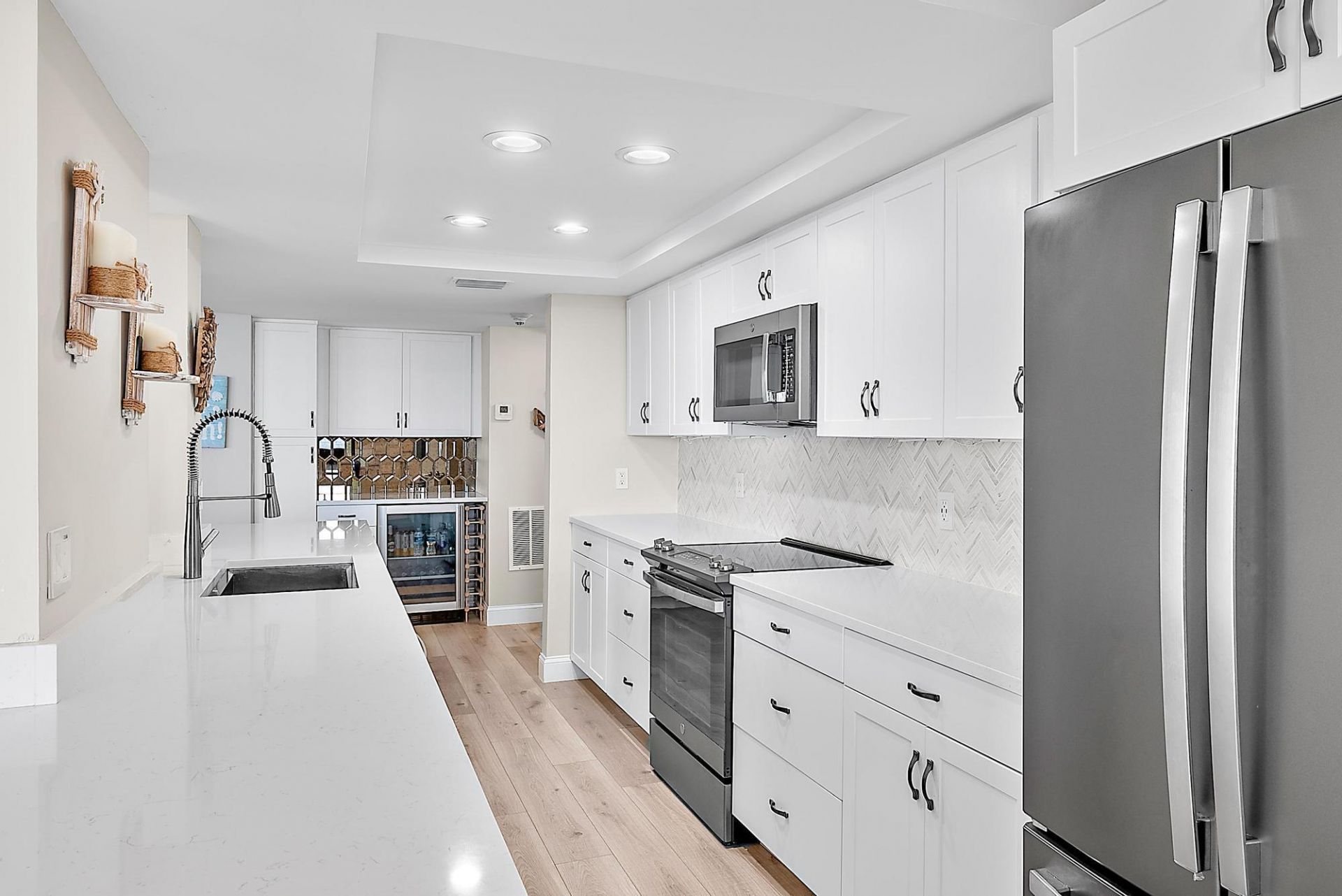 5460 N Ocean Drive, Unit 3B, Riviera Beach, FL 33404 Photo