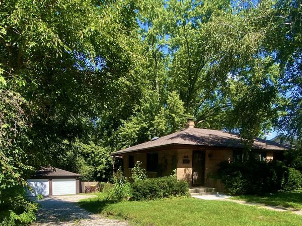 125 E Kimball Avenue , Woodstock, IL 60098