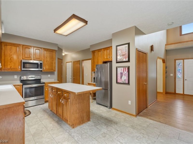 5688 Shallow Creek Avenue, Louisville, OH 44641 Photo 14