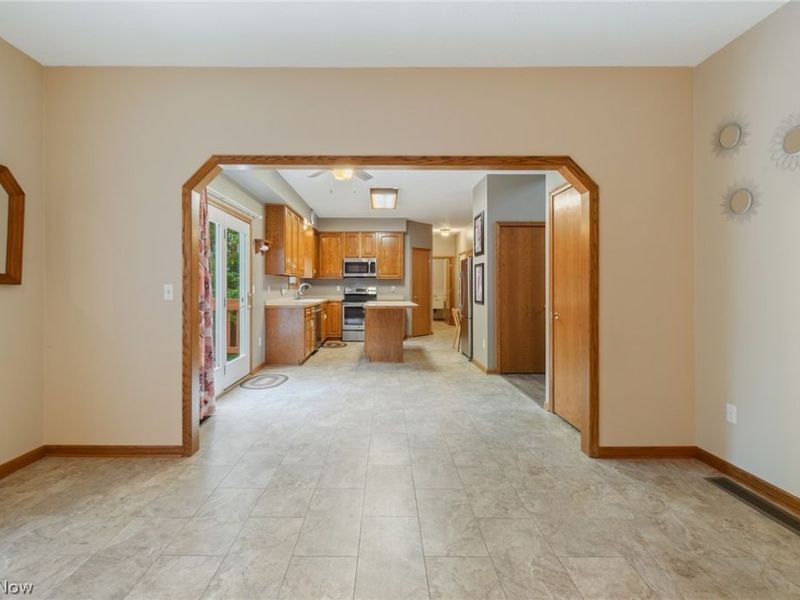 5688 Shallow Creek Avenue, Louisville, OH 44641 Photo 9