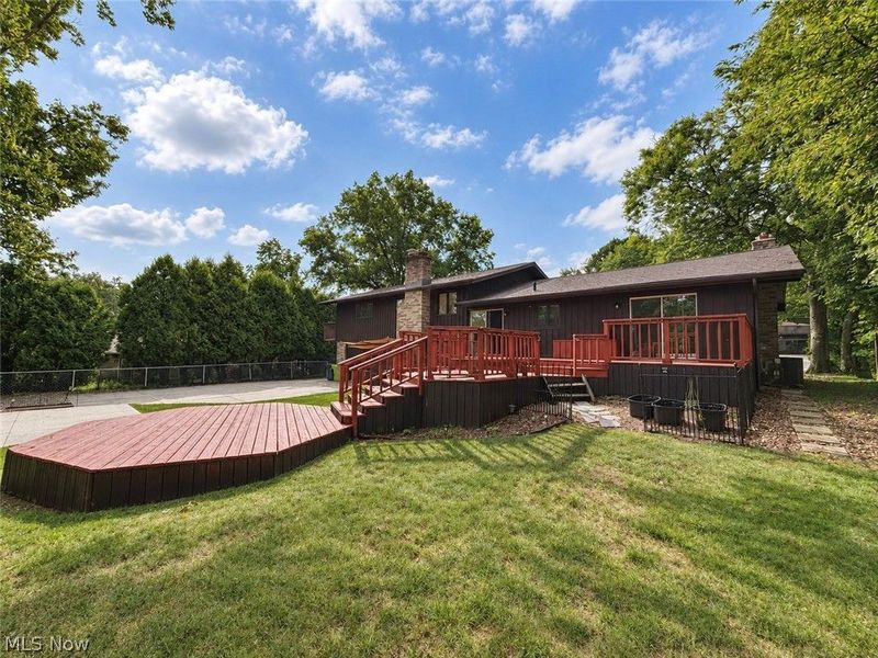 310 Fawnwood Drive, Tallmadge, OH 44278 Photo 7