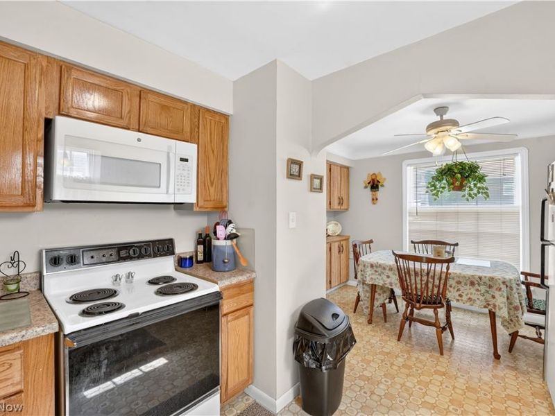 7101 Brownfield Drive, Parma, OH 44129 Photo 7