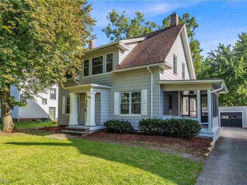 3326 E Scarborough Road , Cleveland Heights, OH 44118 Photo 2