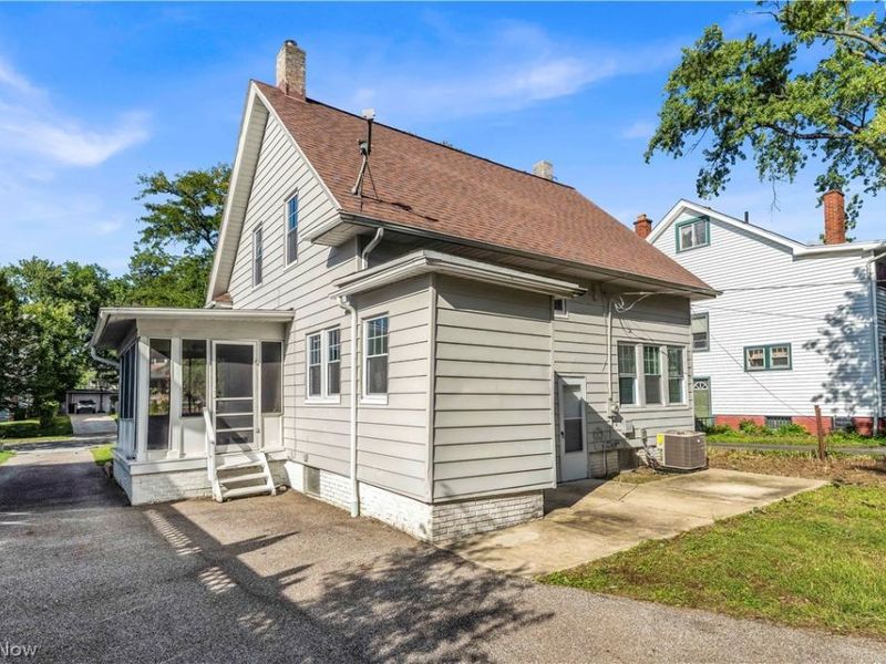 3326 E Scarborough Road , Cleveland Heights, OH 44118 Photo 24