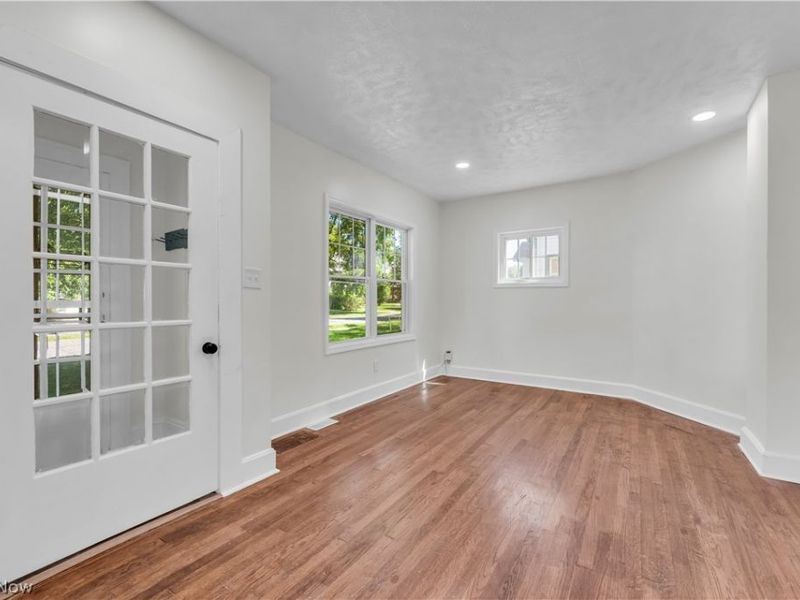 3326 E Scarborough Road , Cleveland Heights, OH 44118 Photo 3