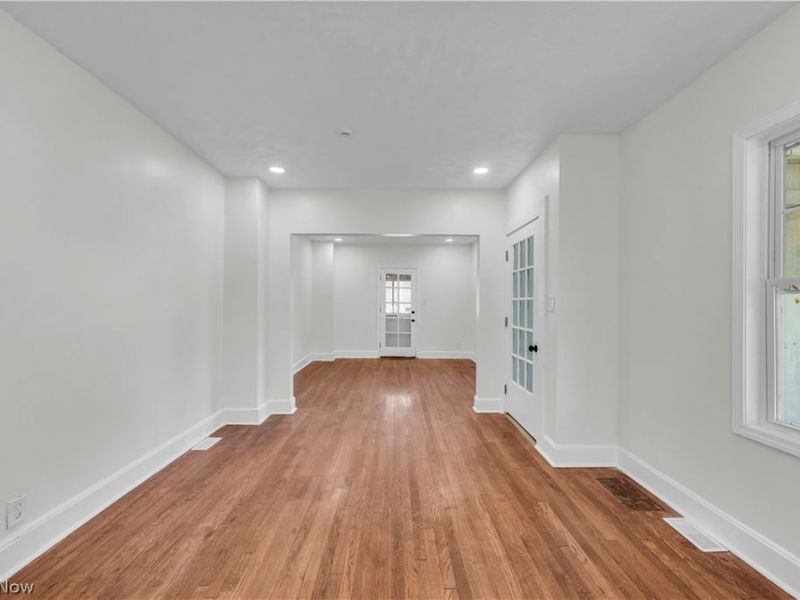 3326 E Scarborough Road , Cleveland Heights, OH 44118 Photo 5