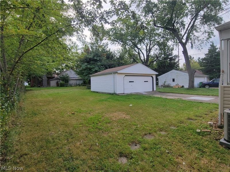 851 E 232nd Street, Euclid, OH 44123 Photo 21