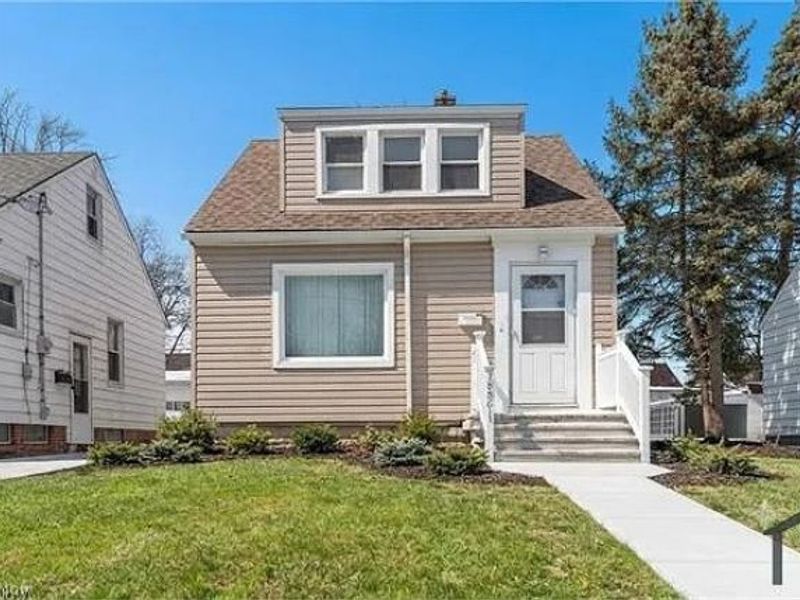 18851 Raymond Street, Maple Heights, OH 44137 Photo 1