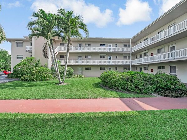 2855 GARDEN Drive S, Unit 102, Palm Springs, FL 33461