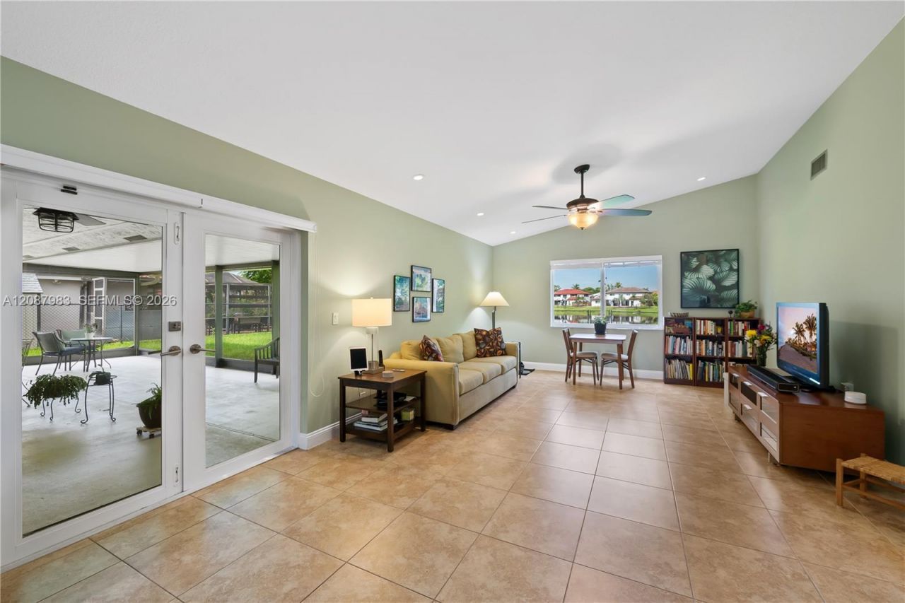 6581 Falconsgate Ave, Davie, FL 33331 Photo