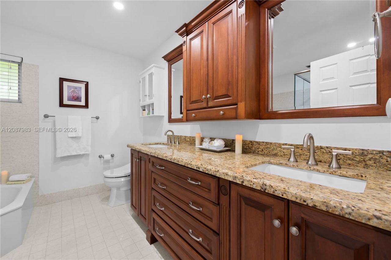 6581 Falconsgate Ave, Davie, FL 33331 Photo