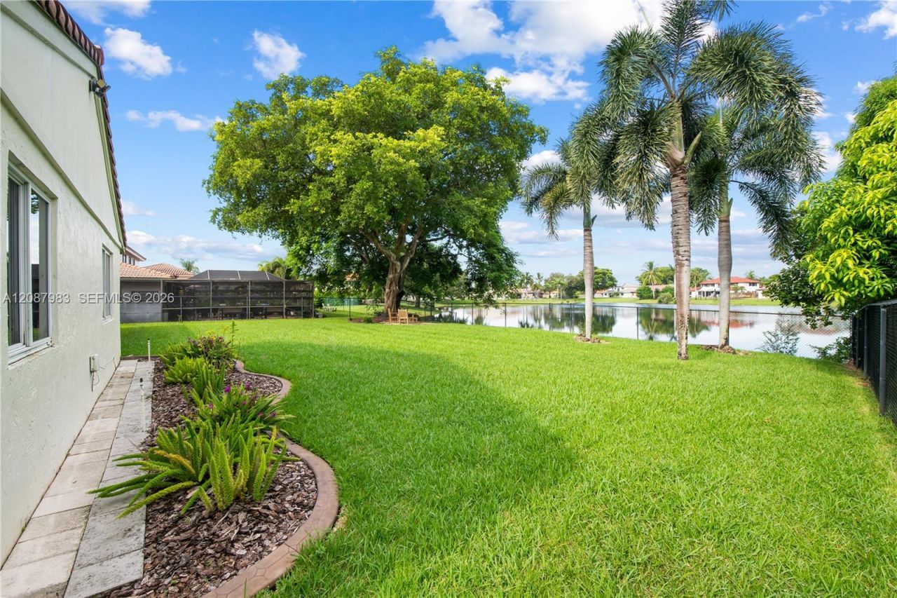 6581 Falconsgate Ave, Davie, FL 33331 Photo