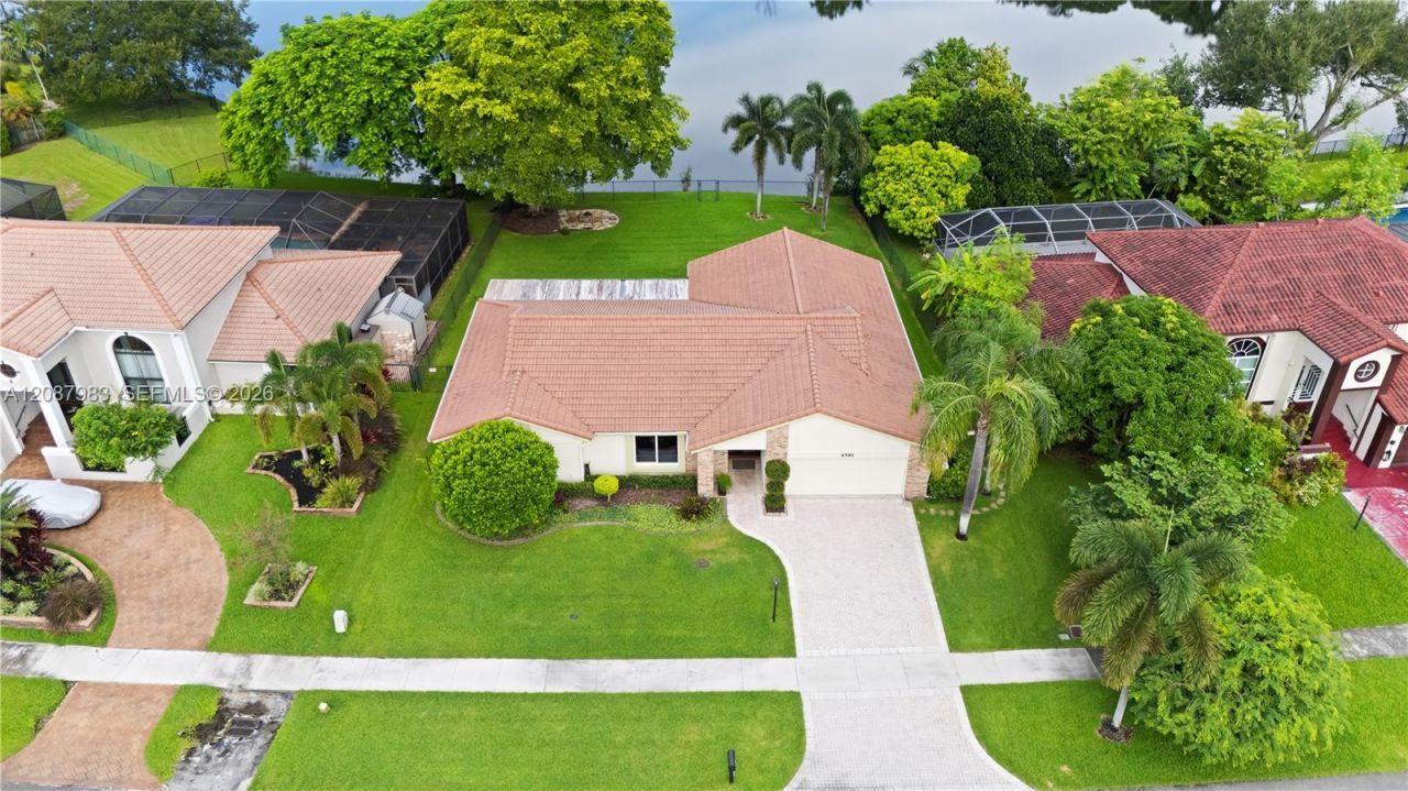 6581 Falconsgate Ave, Davie, FL 33331 Photo