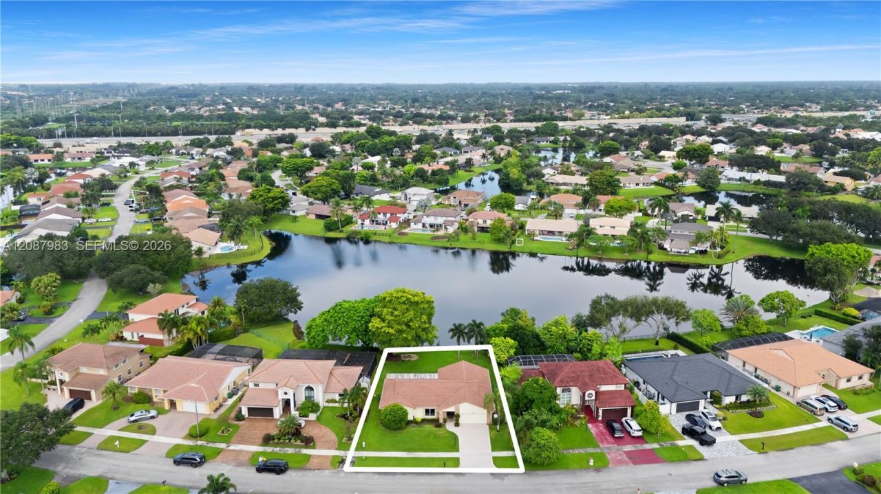 6581 Falconsgate Ave, Davie, FL 33331 Photo