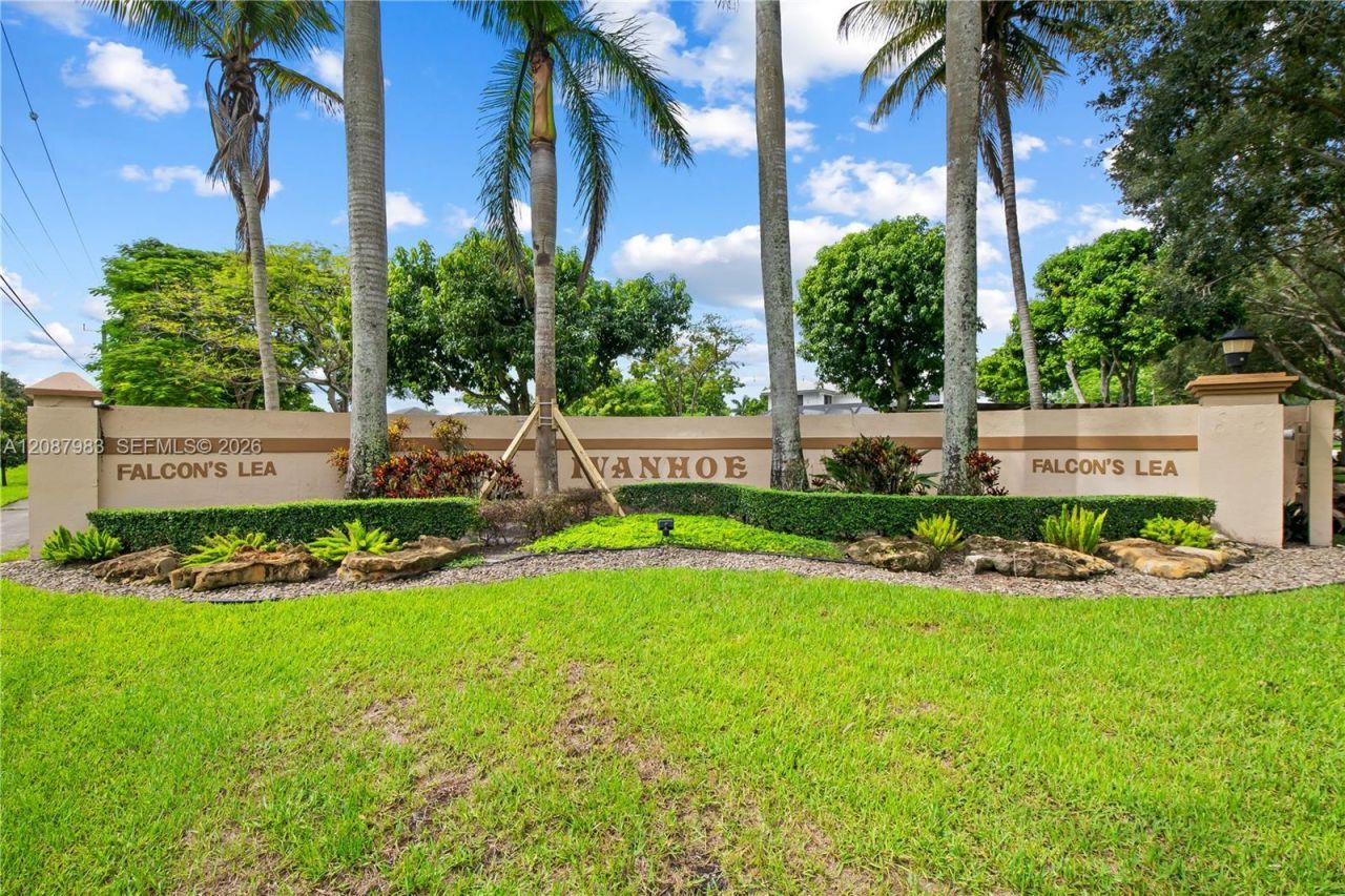 6581 Falconsgate Ave, Davie, FL 33331 Photo