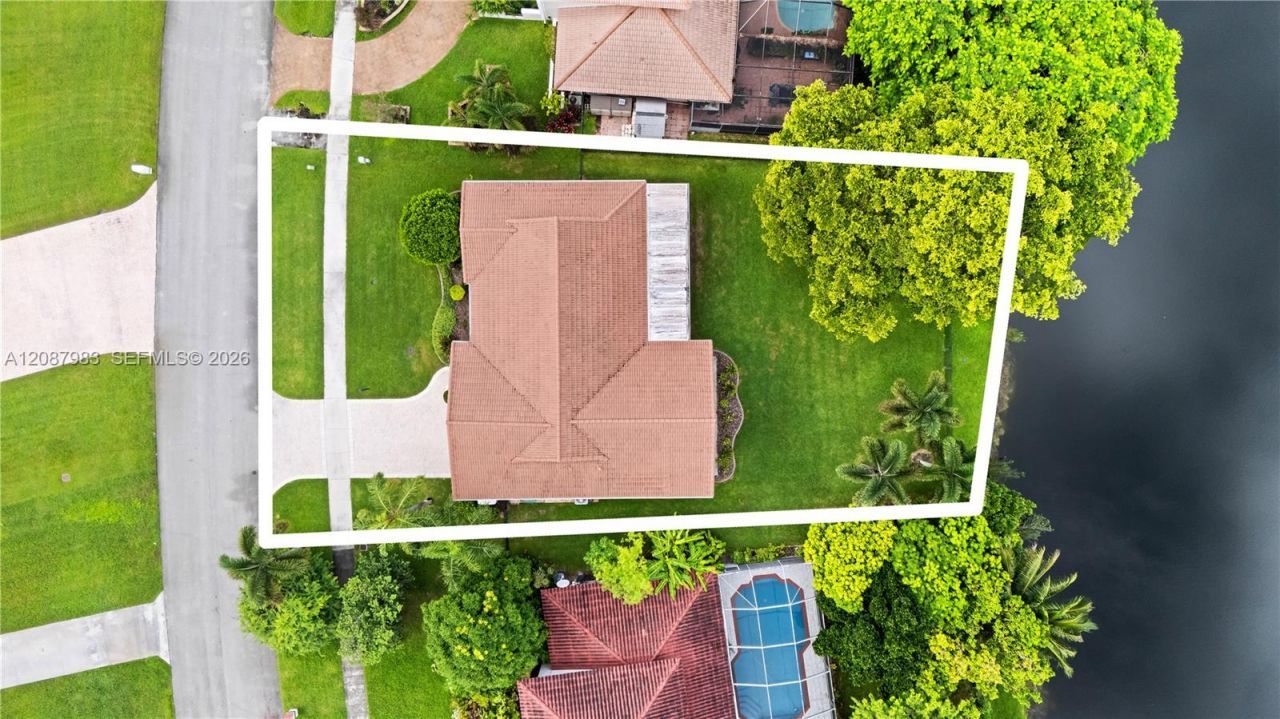 6581 Falconsgate Ave, Davie, FL 33331 Photo