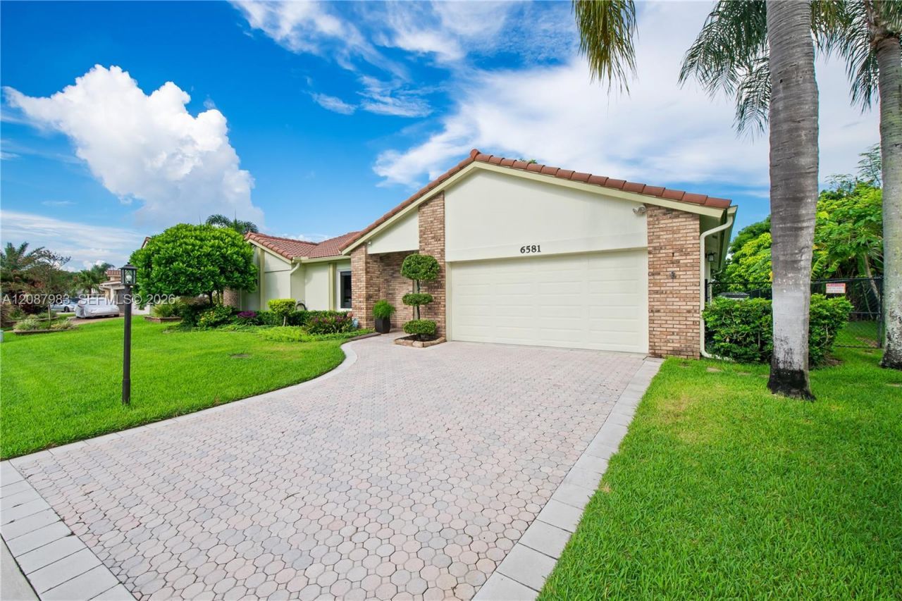 6581 Falconsgate Ave, Davie, FL 33331 Photo