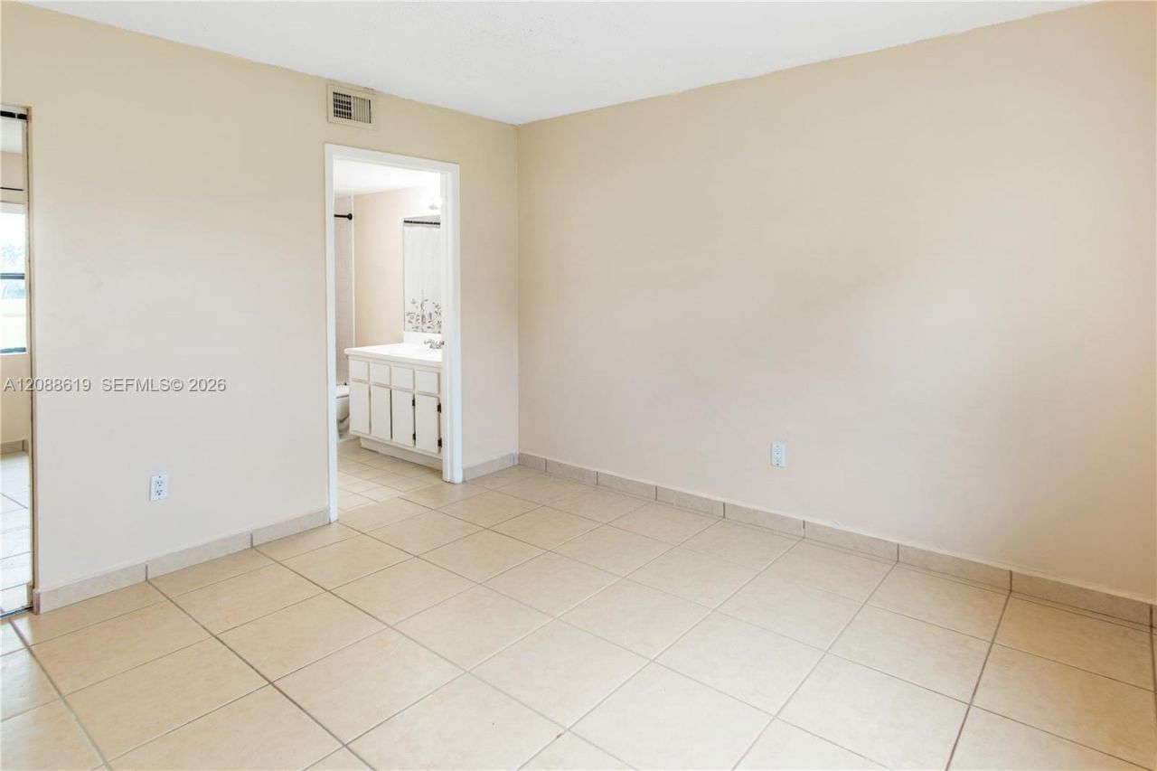 14935 SW 104th St, Unit 5-105, Miami, FL 33196 Photo