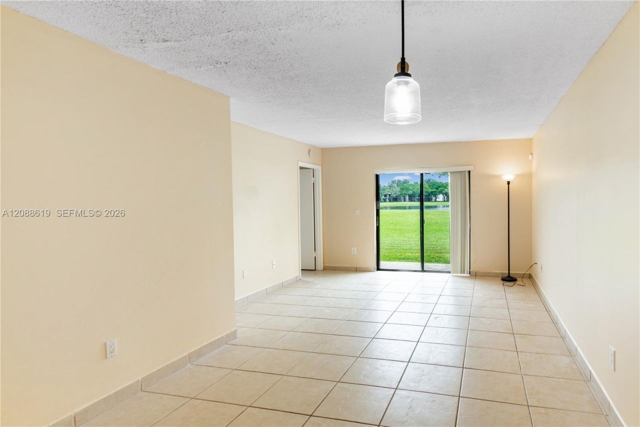 14935 SW 104th St, Unit 5-105, Miami, FL 33196 Photo