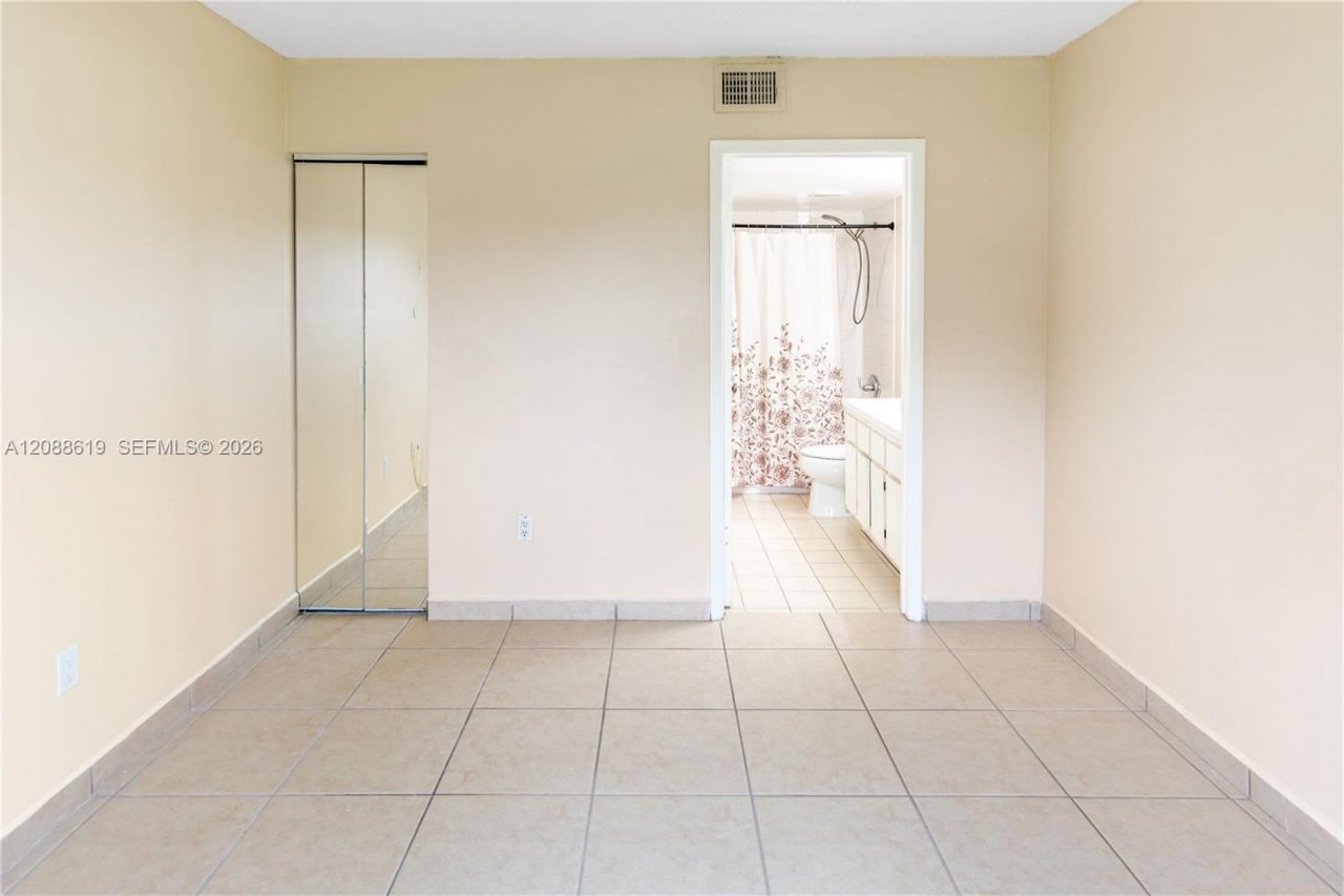 14935 SW 104th St, Unit 5-105, Miami, FL 33196 Photo
