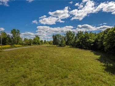 002 Moore Road, Stockbridge, NY 13409