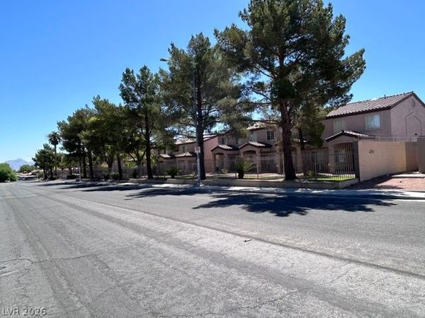 2501 Sierra Luna Avenue, Unit 102, Las Vegas, NV 89106