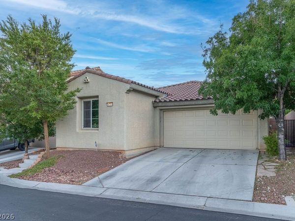10705 Mentesana Avenue, Las Vegas, NV 89166