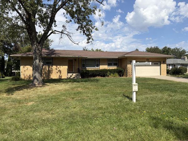 12170 S Oakwood Drive, St. John, IN 46373