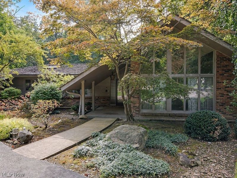 31850 Creekside Drive, Pepper Pike, OH 44124 Photo 1