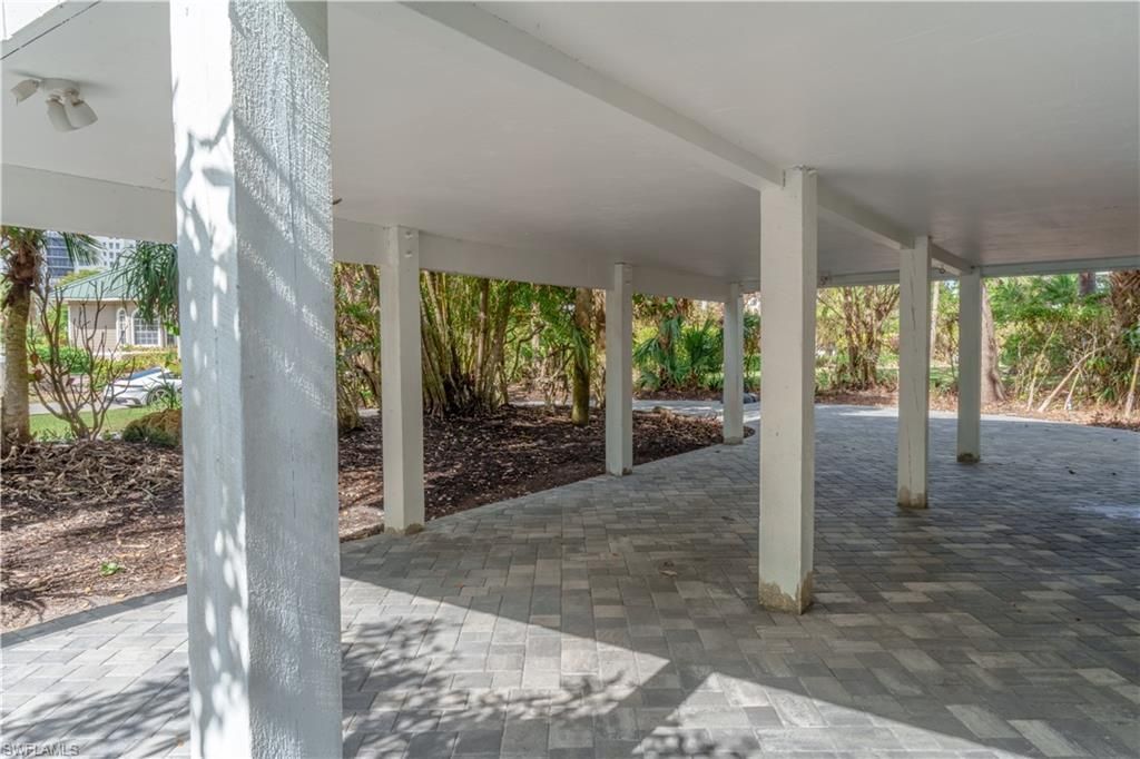 5058 Seahorse Ave, Naples, FL 34103 Photo
