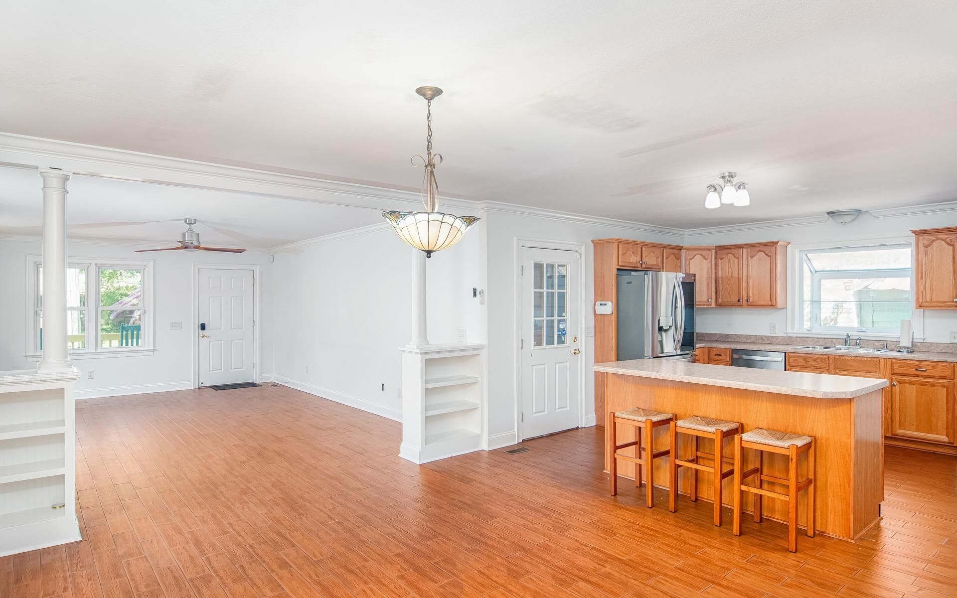 328 Queen St.  Photo 11