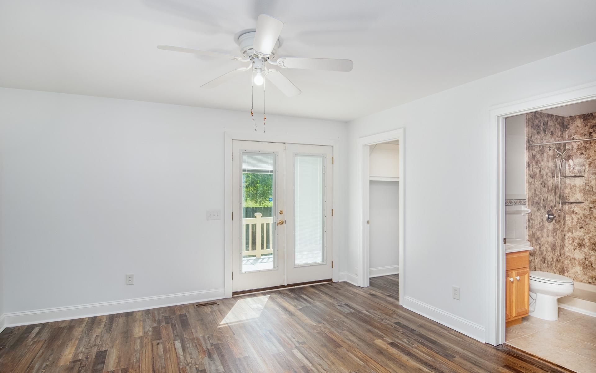 328 Queen St.  Photo 15