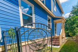 328 Queen St.  photo 4