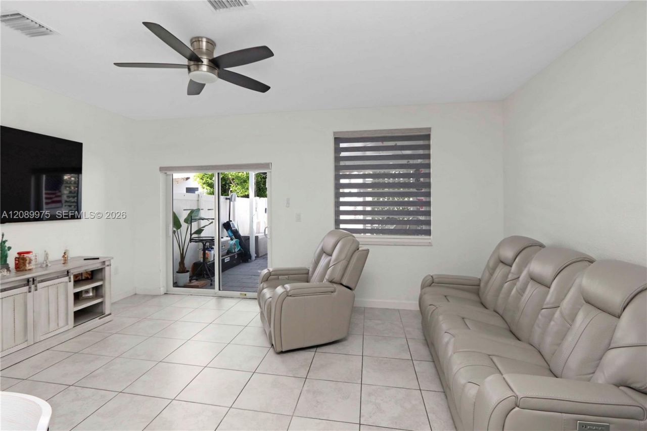 10628 W 33rd Way , Hialeah, FL 33018 Photo