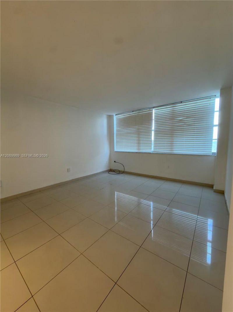1301 NE Miami Gardens Dr , Unit 605W, Miami, FL 33179 Photo