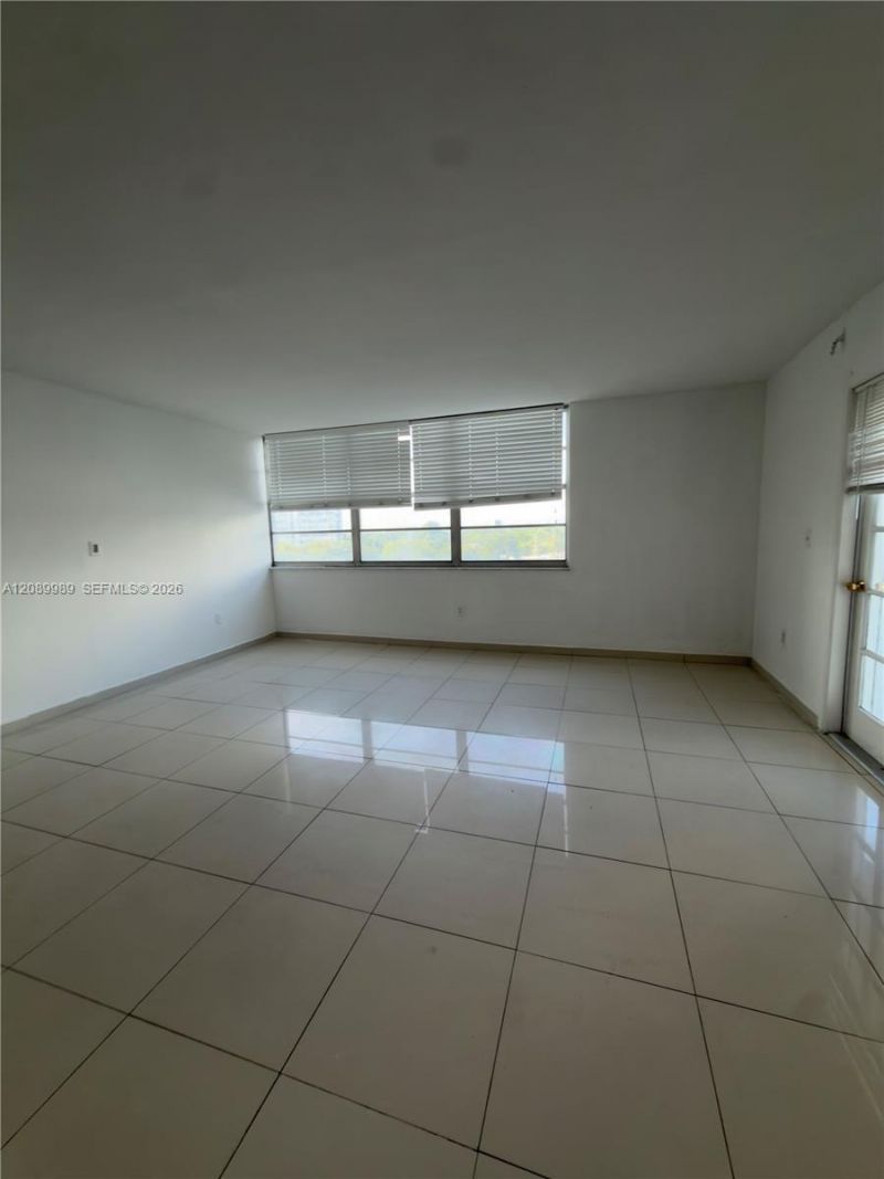 1301 NE Miami Gardens Dr , Unit 605W, Miami, FL 33179 Photo